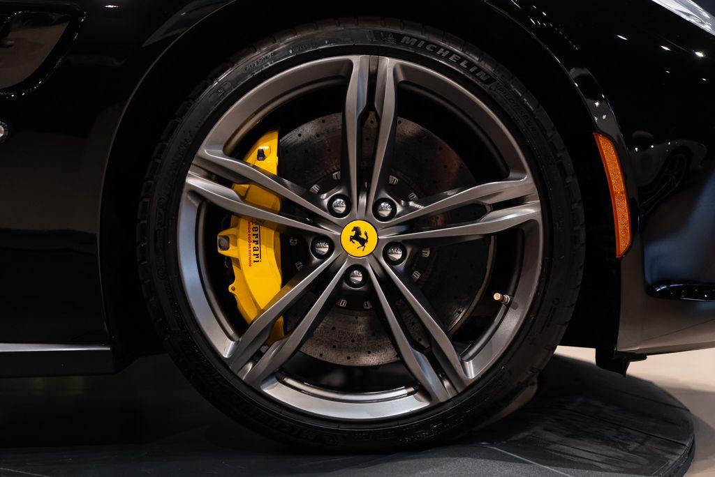 2019 Ferrari GTC4Lusso Base - Photo 16