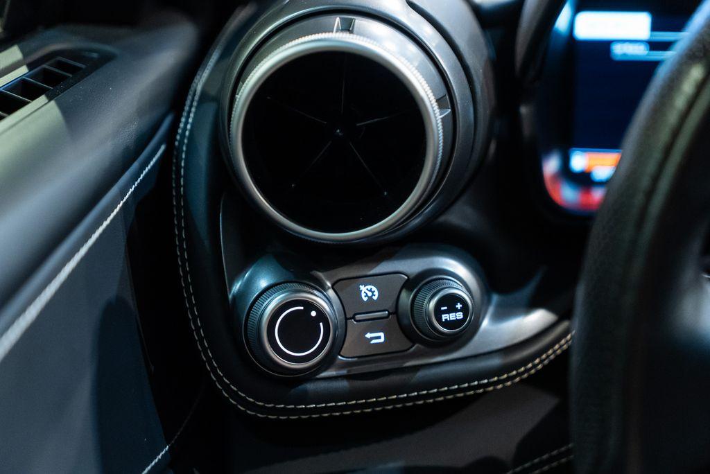 2019 Ferrari GTC4Lusso Base - Photo 37